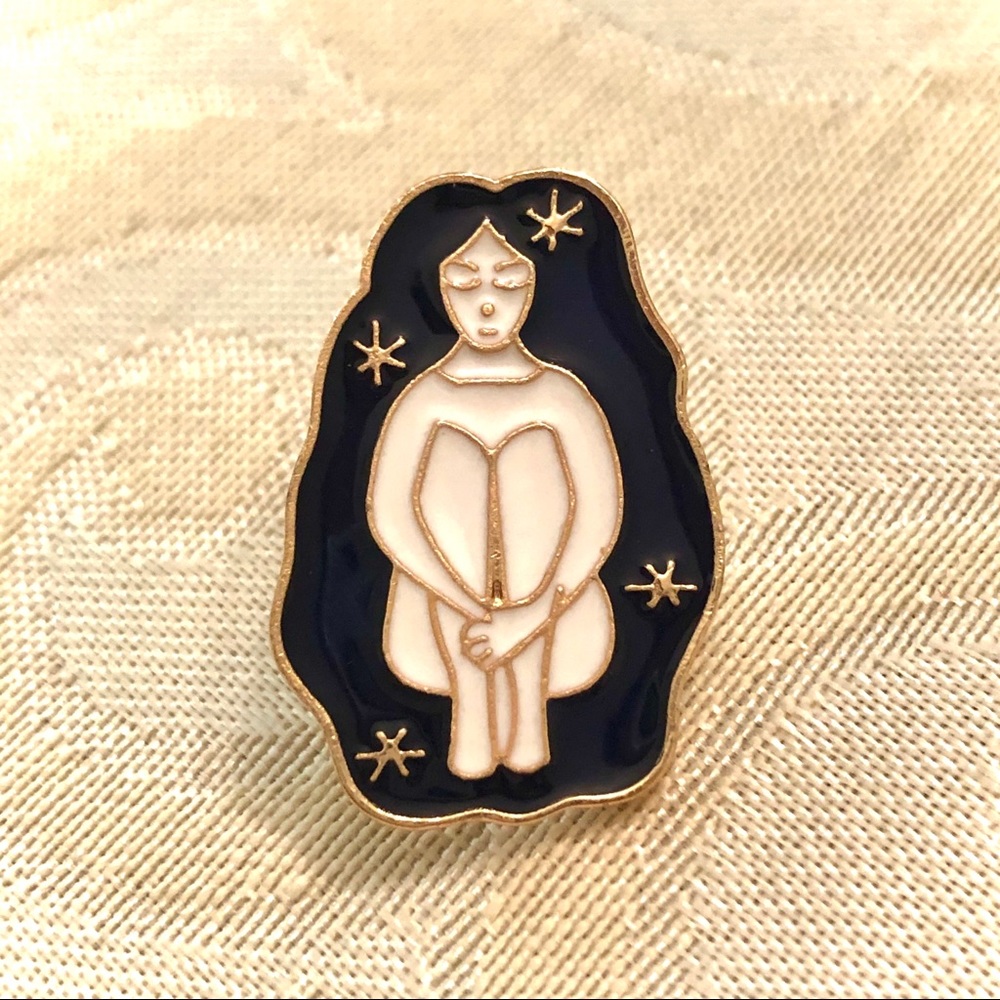 ๐ Little Lady Pin ๐ - Picture 4 of 5